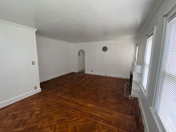 3rd image of 24127 86th Ave Floor 1