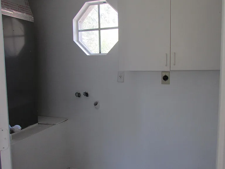 407 Delmonico St NE — Photo 9