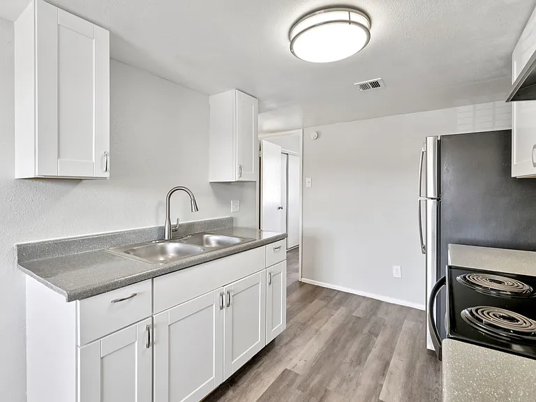 Mariposa Flats — Photo 59