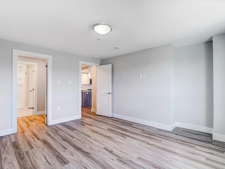 101 Ochterloney St — Photo 13