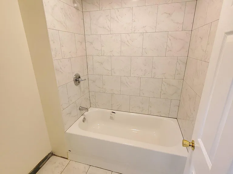 209 1st Ave #1 — Photo 1