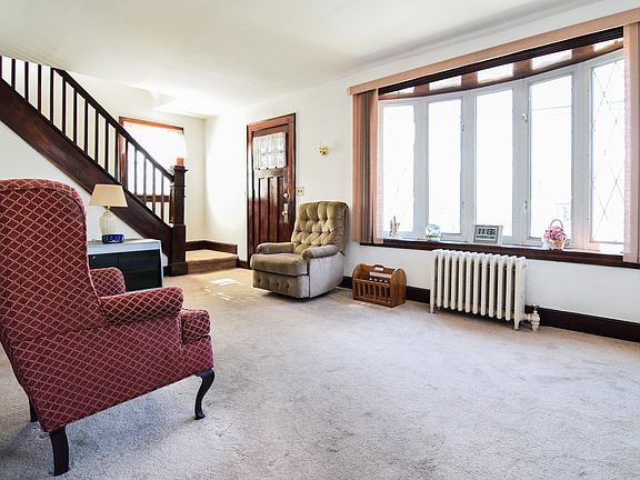4th image of 16-21 11th St #1X
