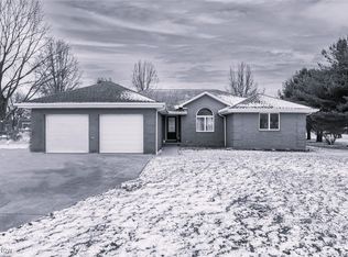 1055 Colonial Dr, Salem, OH 44460