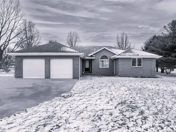 1055 Colonial Dr, Salem, OH 44460