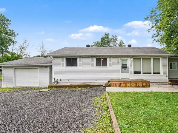 7220 Mitch Owens Rd, Ottawa, ON K4P 1K8