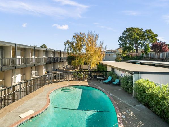 Marco Polo Way, Burlingame, CA 94010