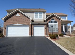 2320 Loop Rd, Algonquin, IL 60102