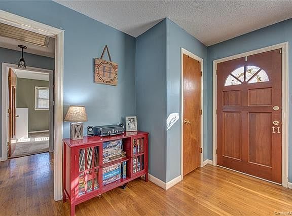 4th image of 210 W Nims Ave