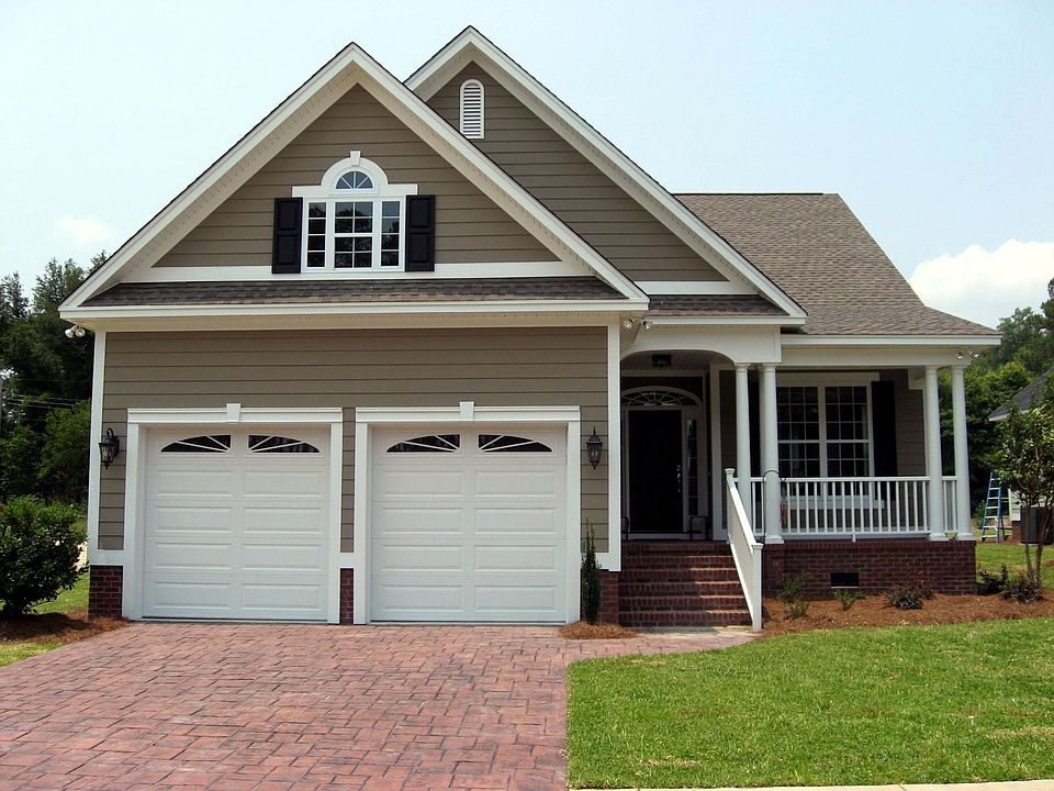 1st image of 230 Pines Dr
