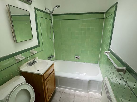 2nd image of 1546 Stevens St