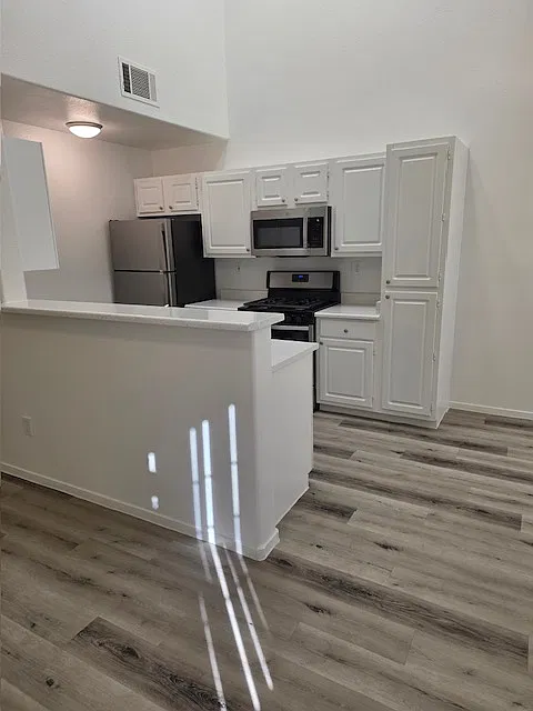 2 bed, 2.5 bath, 1000 sqft, $1,979 — Photo 2