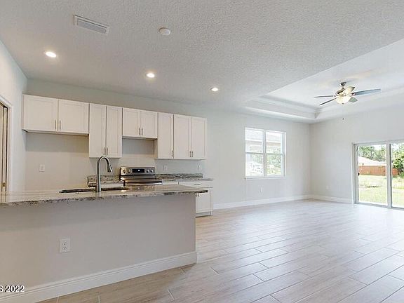 3rd image of 831 Beach St SW