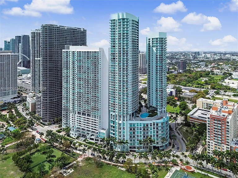 1900 N Bayshore Dr #3811 — Photo 3