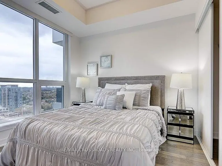 9201 Yonge St #1704 — Photo 18
