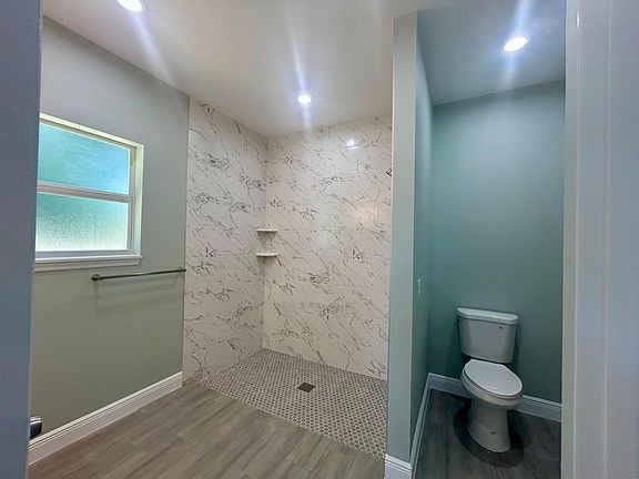 5th image of 3935 NW 18th Avenue