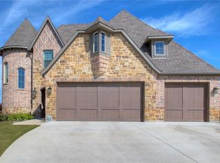11 Center Ct, Heath, TX 75032