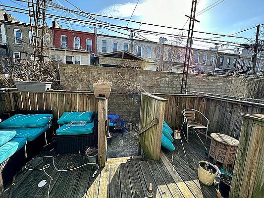 3rd image of 1418 Putnam Ave APT 1L