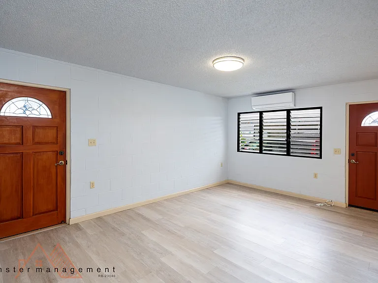 215 Azores St #D — Photo 12