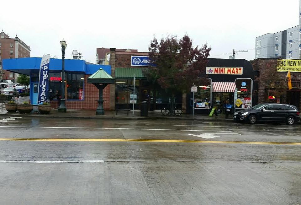 2nd image of 1420 Hewitt Ave