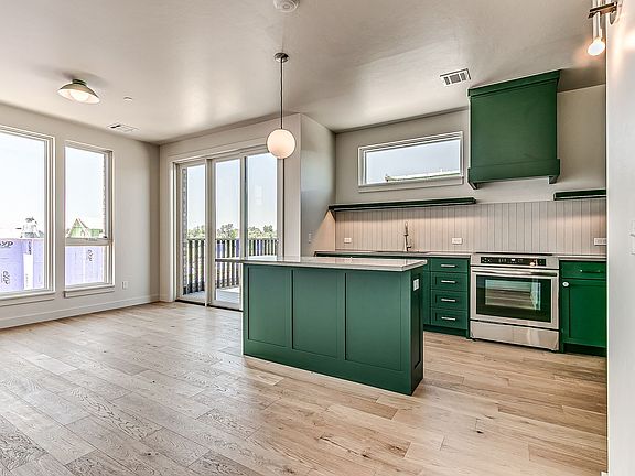 5th image of 1632 Spoke St #4C