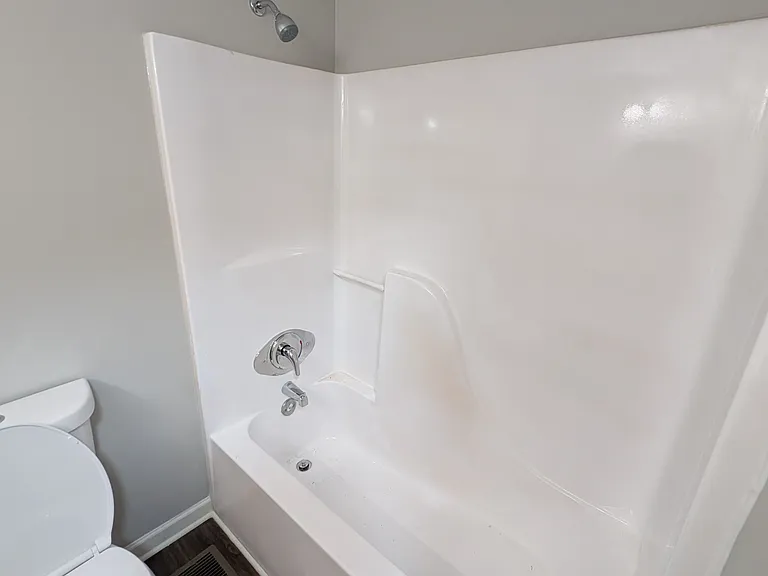 124 Davidson Dr — Photo 16