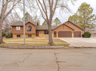 1750 Bonn Blvd, Bismarck, ND 58504