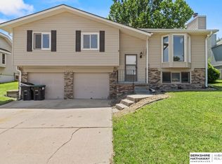 13569 Berry Cir, Omaha, NE 68137