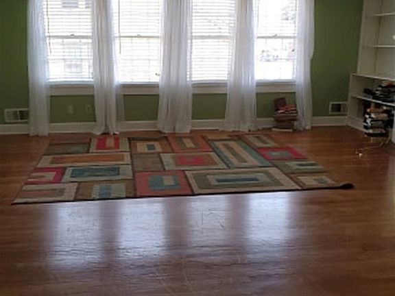 4th image of 113 Saint Marys Ct