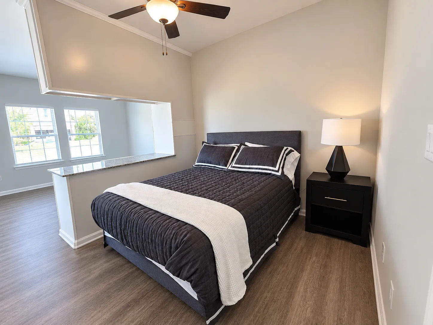 1 bed, 100 sqft, $1,285 — Photo 4
