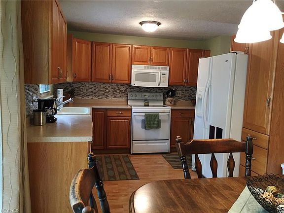 5th image of 910 Kenner Dr