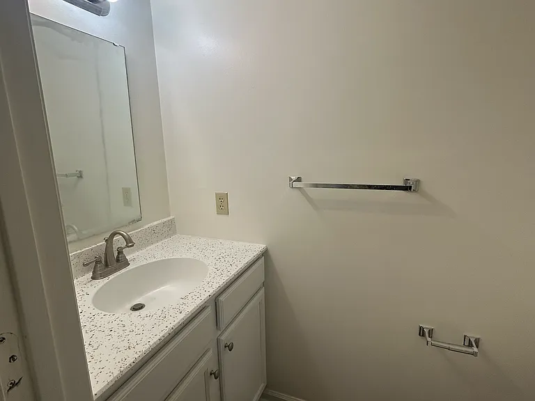 2630 Belle Ave NE #2630 — Photo 5