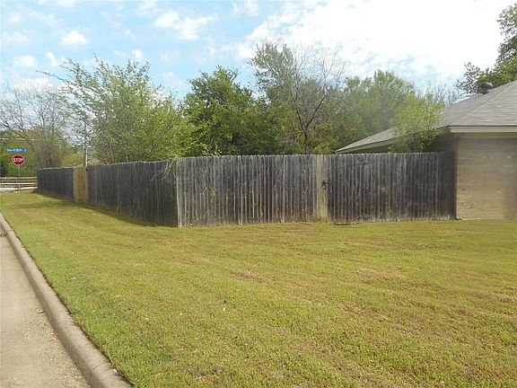 3rd image of 3703 Enamor Dr