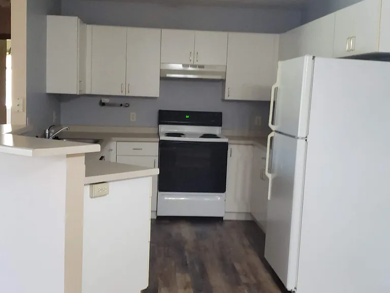 218 S River Blvd #2 — Photo 3