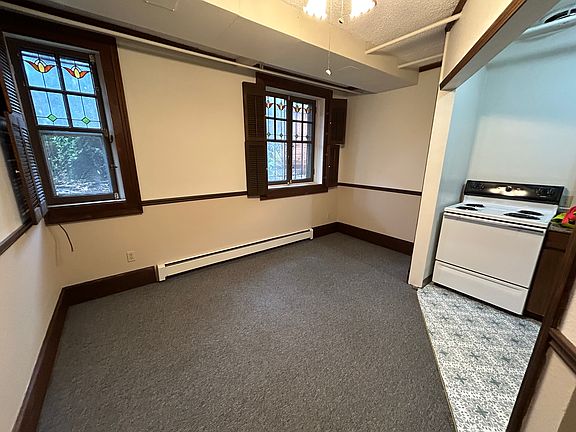 Living room/ kitchen