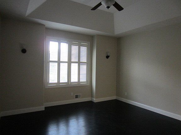 5th image of 303 Greystone Dr