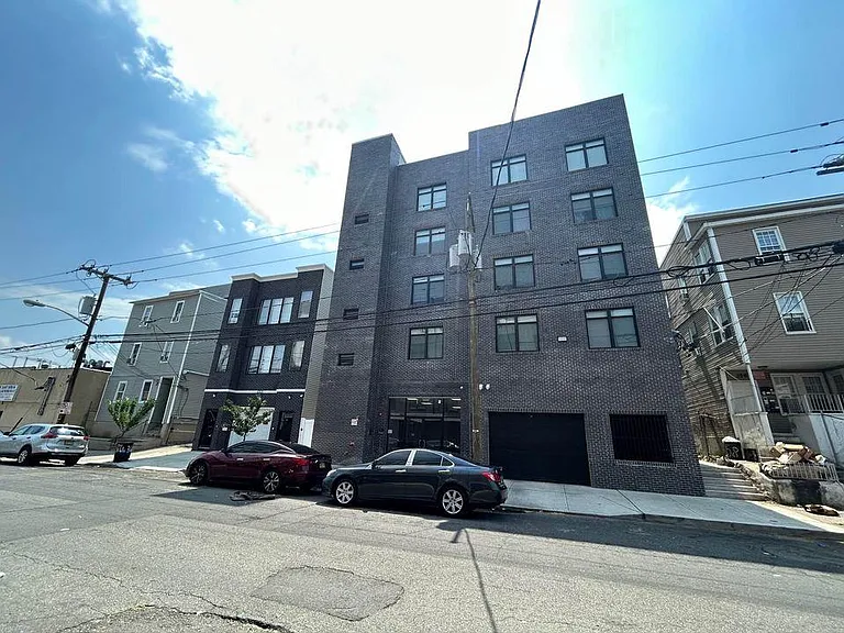 362 Hamilton Ave #202 — Photo 1
