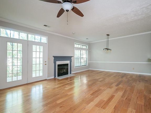 5th image of 662 Granby Hill Pl