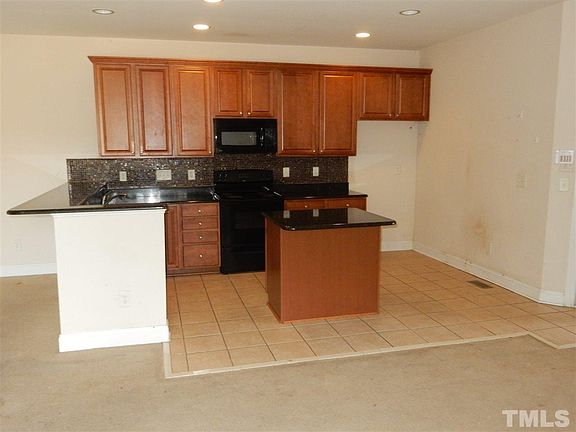 4th image of 870 Saratoga Dr