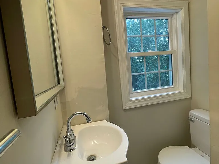 1127 Walnut St — Photo 11