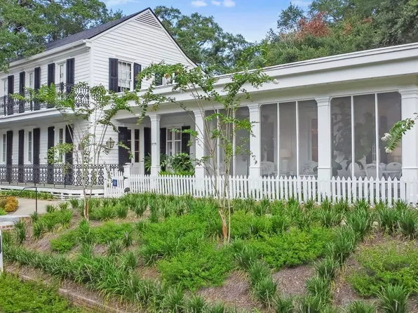 9779 Royal St, Saint Francisville, LA 70775