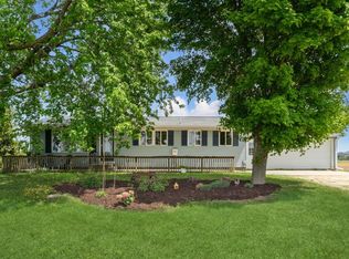 1944 Reed Ave, Winthrop, IA 50682