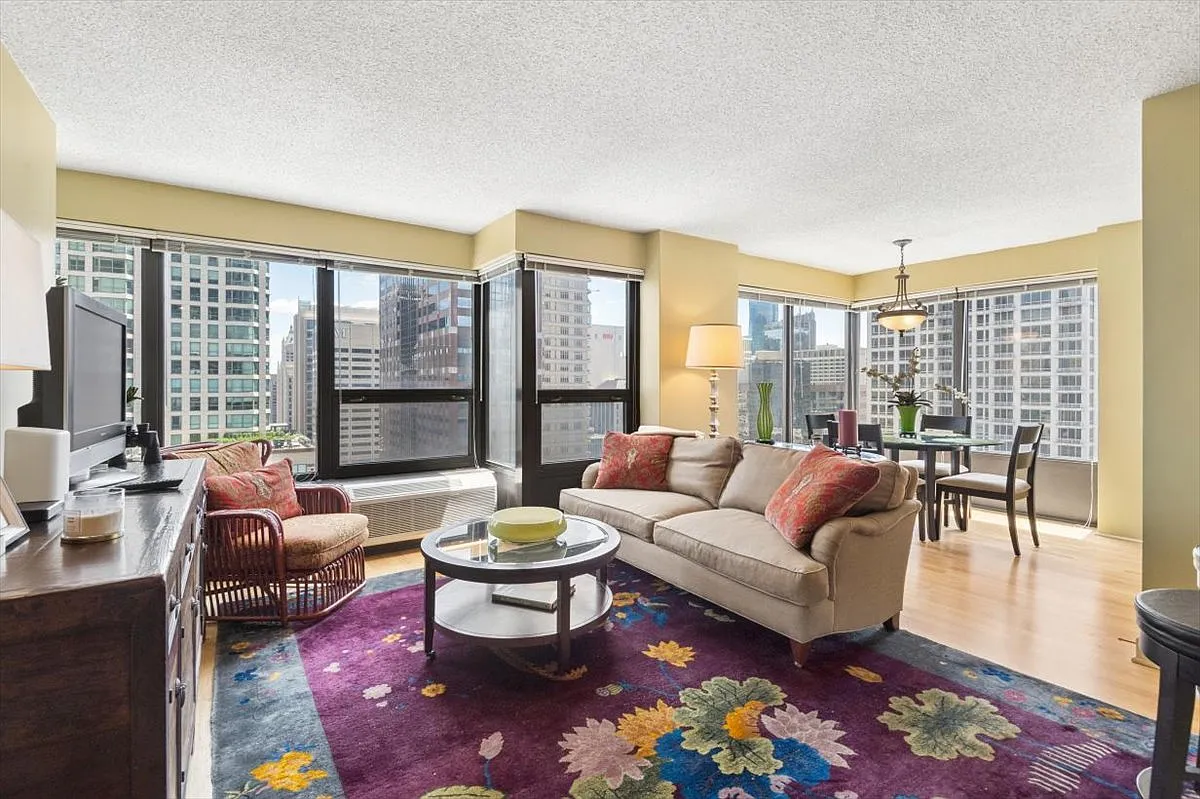 2 bed, $4,400 — Photo 2