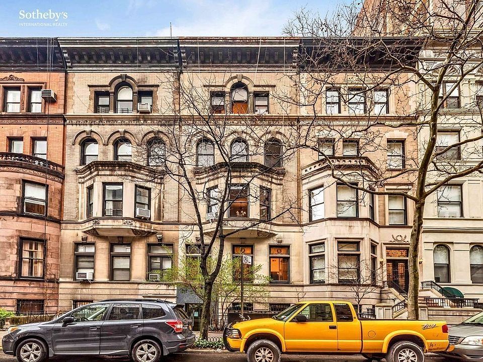 1st image of 27 W 69th St