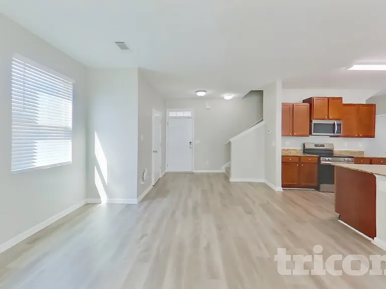 7156 Tanger Blvd — Photo 2