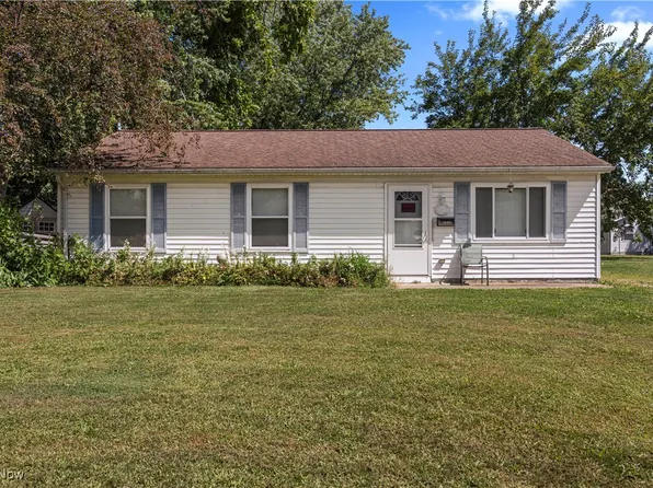 1207 Susan Ln, Sandusky, OH 44870