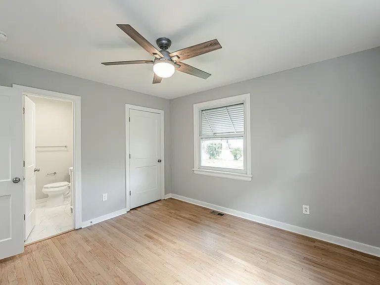 1404 Landis Dr — Photo 14