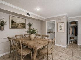 2929 Dunvale