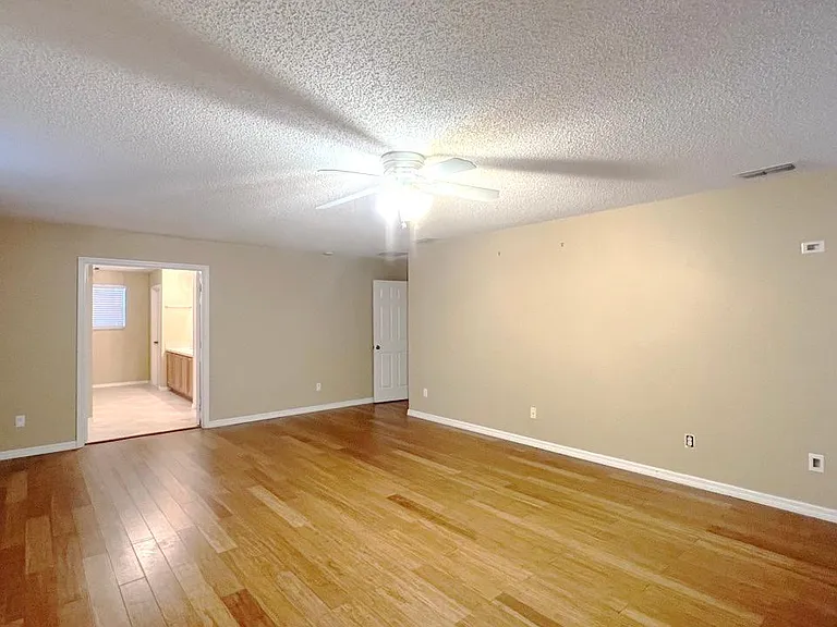 831 Horseshoe Falls Dr — Photo 10