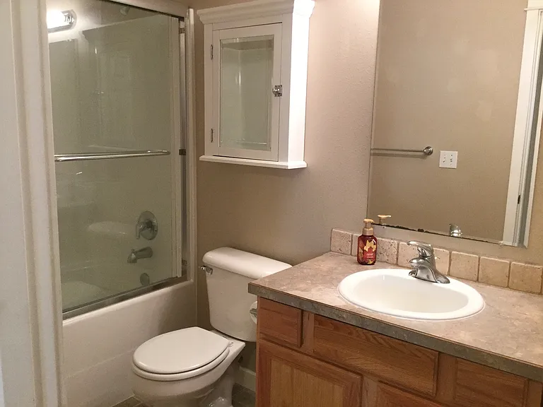 4067 Somerset Dr NE — Photo 6