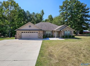 18201 Upland Trl, Athens, AL 35613